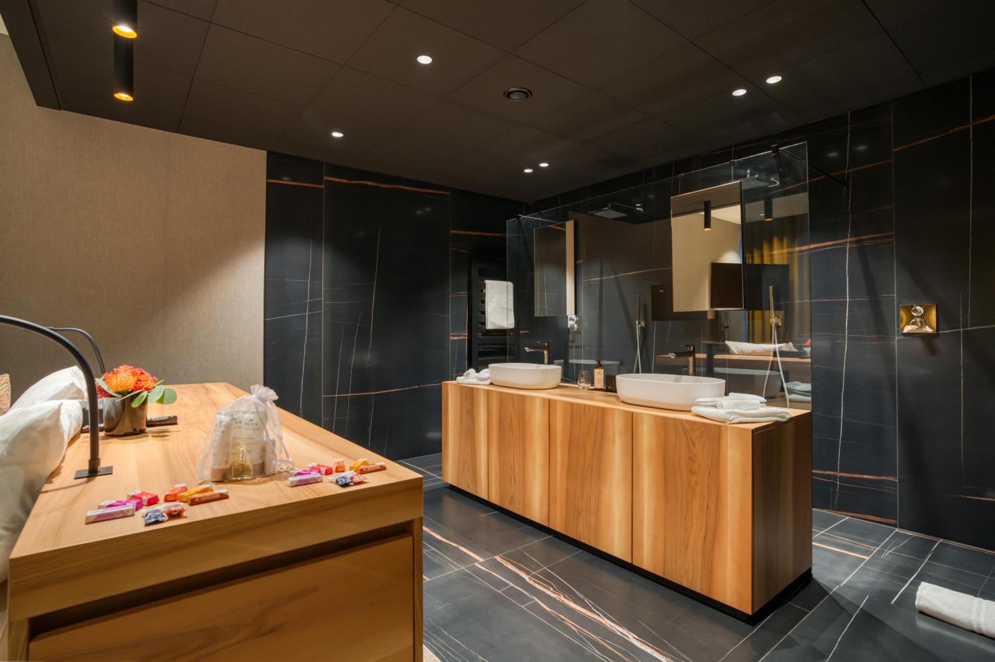 Aux Etangs - Hotel Battice Exteriör bild